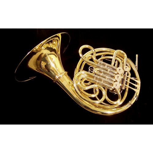 FRENCH HORN VICTORIA